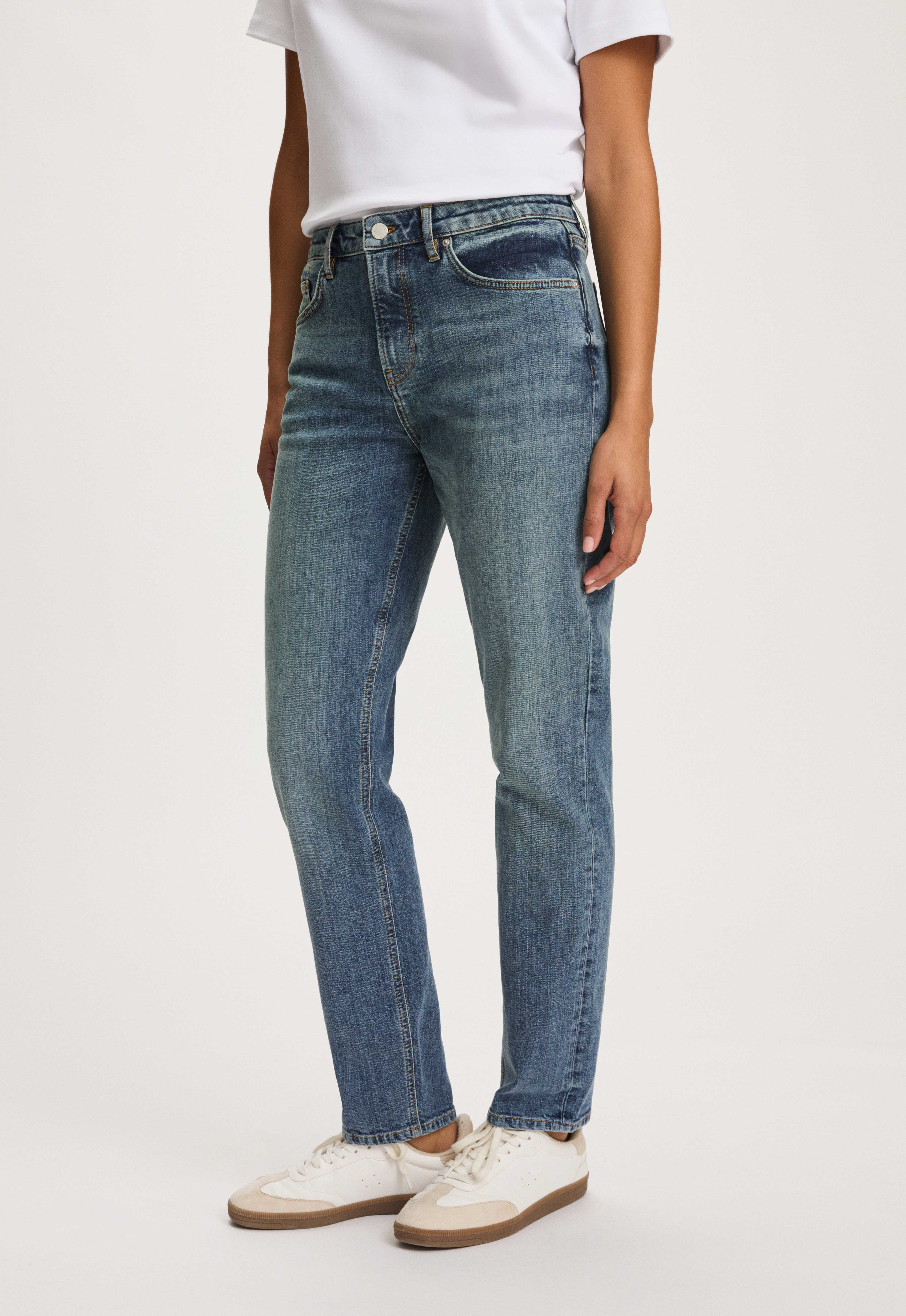 Silvercreek Cinna Slim Tapered Jeans