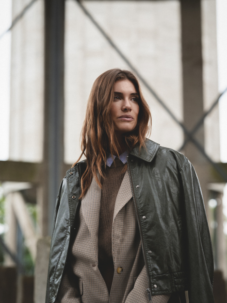 LOOK WOMAN 2 - The Legacy Within