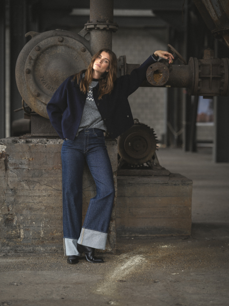 LOOK WOMAN 4- The Legacy Within