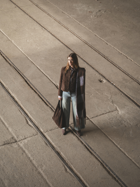 LOOK WOMAN 11 - The Legacy Within