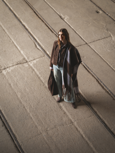 LOOK WOMAN 11 - The Legacy Within