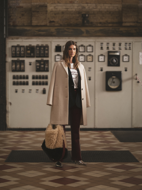 LOOK WOMAN 8 - The Legacy Within