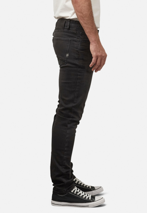 Porter Slim Tapered Jeans