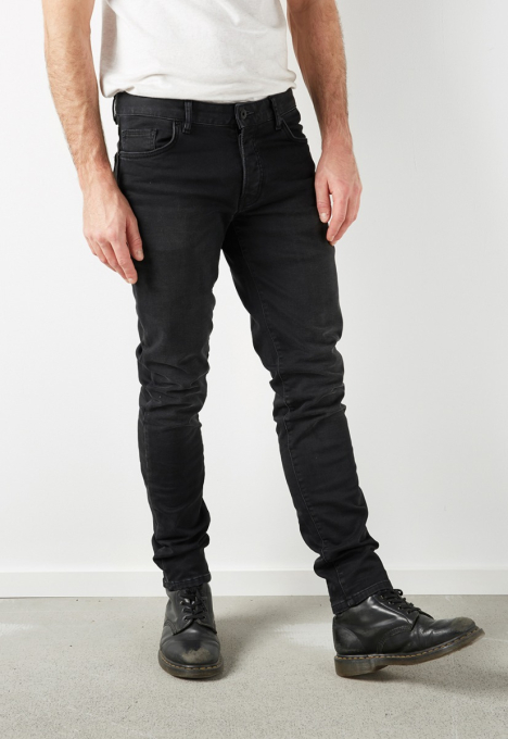 Porter Slim Tapered Jeans