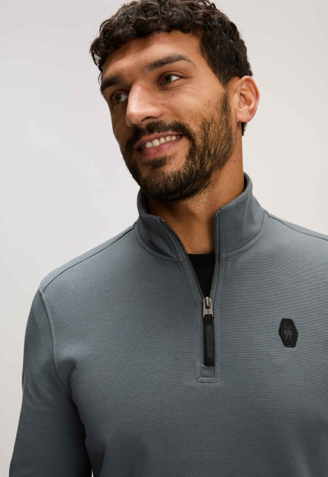 Gio Half Zip