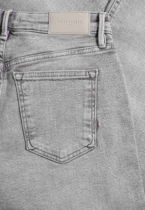 Cinna Slim Tapered Jeans