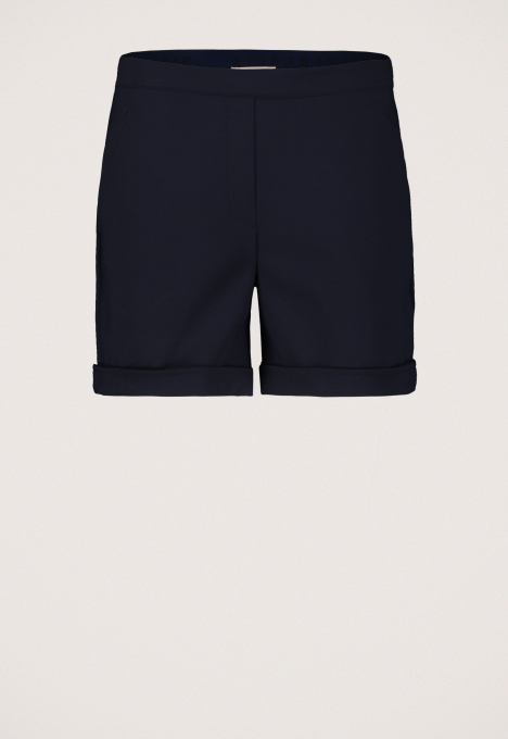 Finou Short 