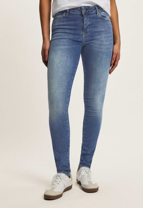 Celsi Super Skinny Jeans