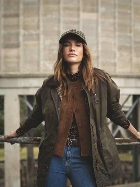 LOOK WOMAN 1 - The Legacy Within