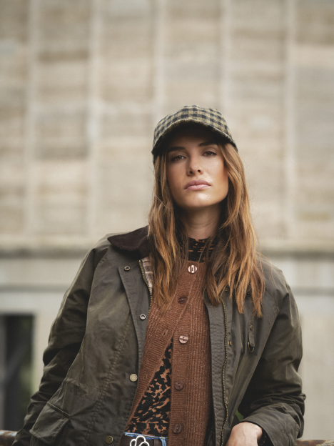 LOOK WOMAN 1 - The Legacy Within