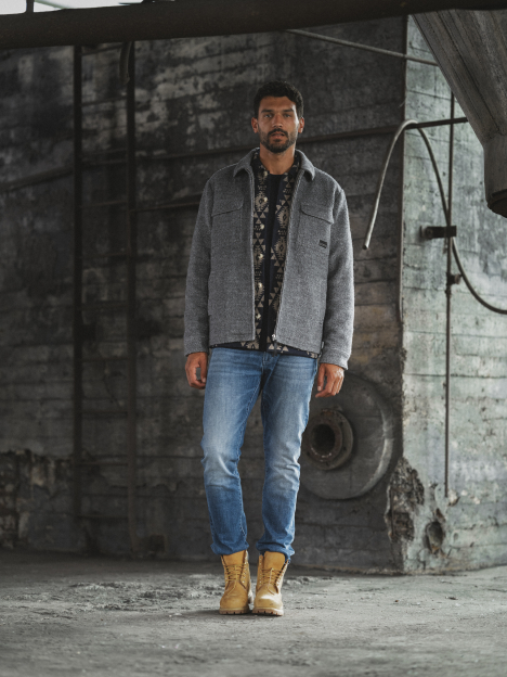 LOOK MEN 4 - The Legacy Within