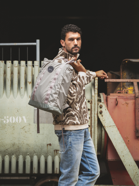 LOOK MEN 5 - The Legacy Within