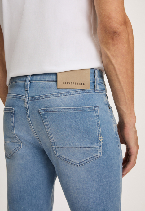 Porter Slim Tapered Jeans