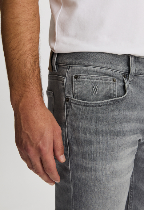 Lewis Regular Tapered Jeans
