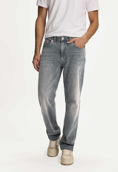 Barrier Loose Jeans