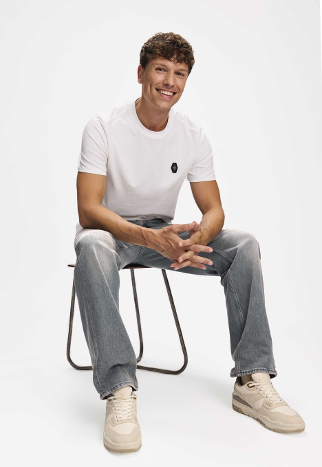 Barrier Loose Jeans