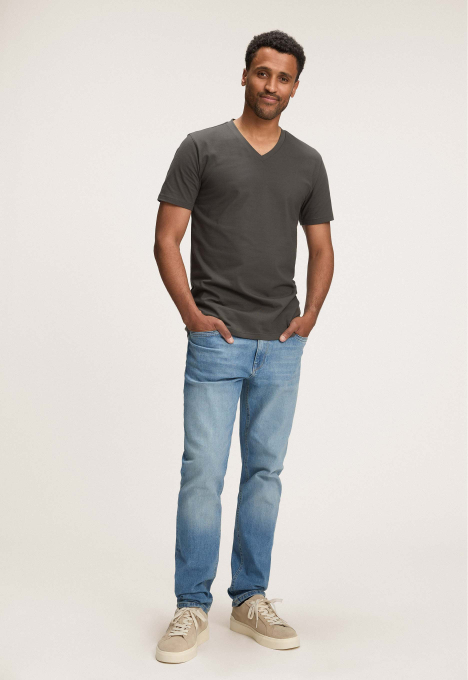 Base V-neck T-shirt