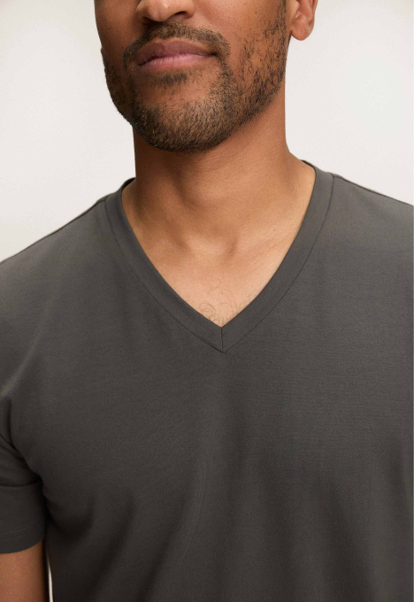 Base V-neck T-shirt