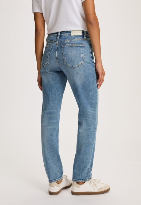 Cinna Slim Tapered Jeans