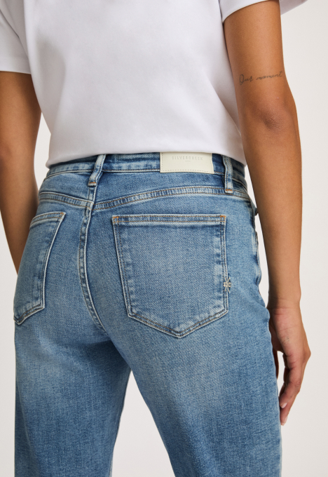 Cinna Slim Tapered Jeans