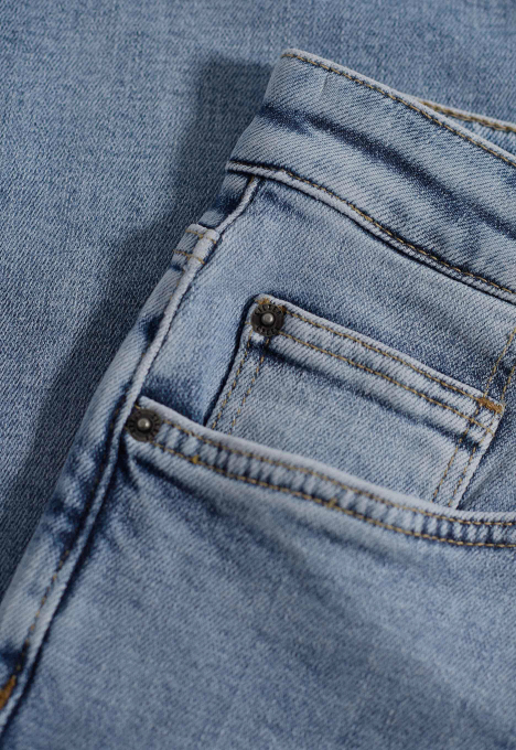 Cinna Slim Tapered Jeans