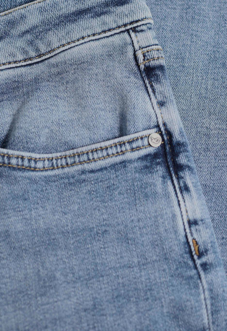 Cinna Slim Tapered Jeans