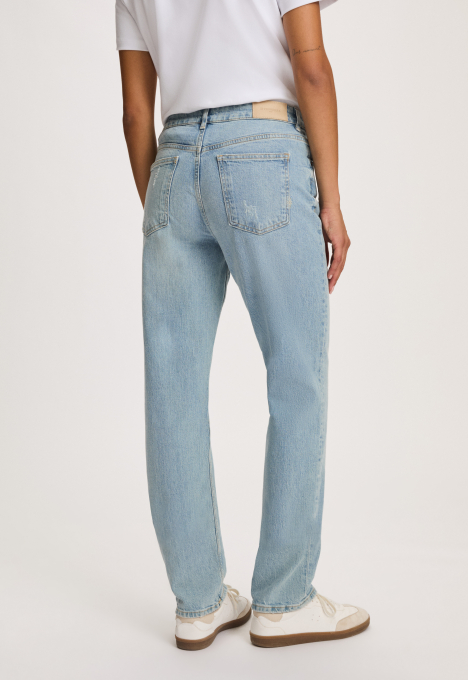Liv Straight Jeans