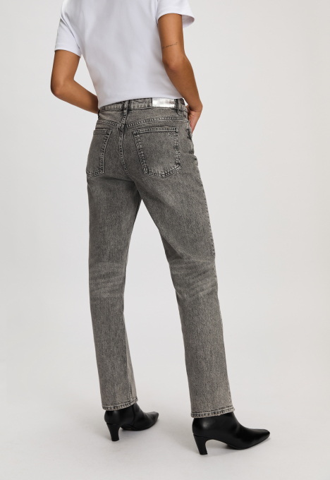 Liv Straight Jeans