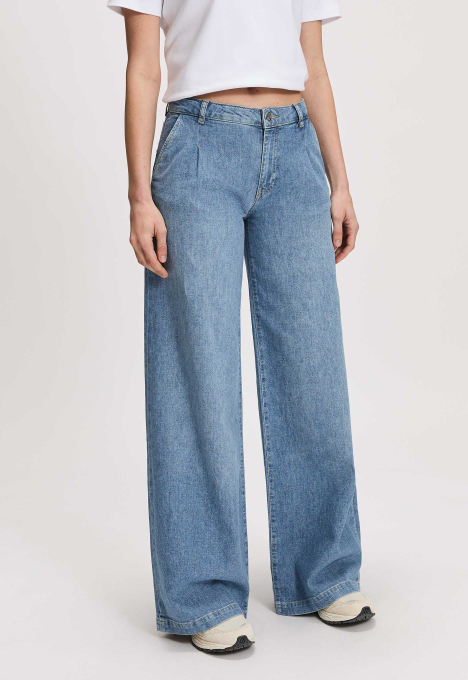 Loena Jeans