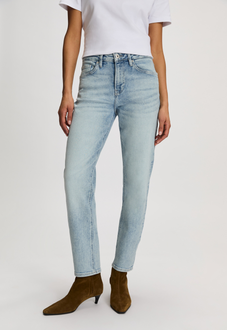 Cinna Slim Tapered Jeans