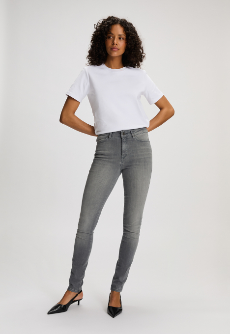 Celsi Super Skinny Jeans