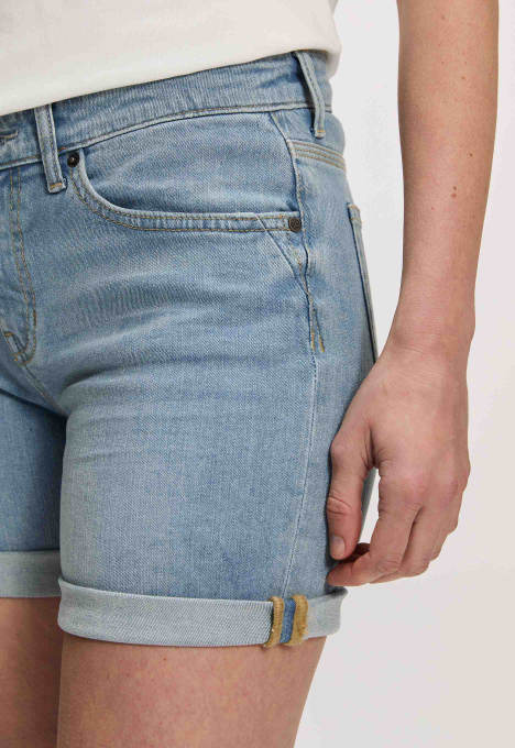 Cammy Short