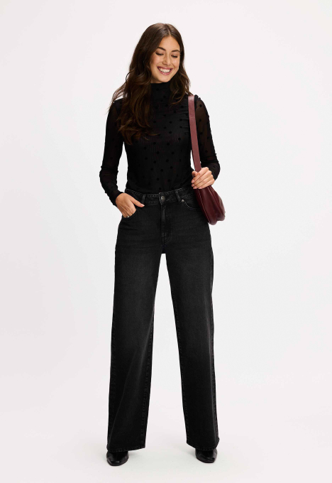 Sara Longsleeve