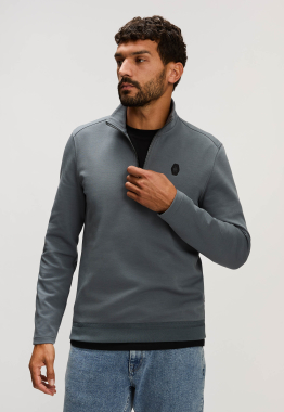Gio Half Zip