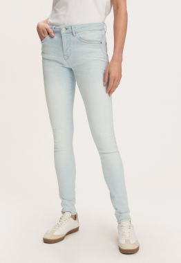 Cassy Skinny Jeans