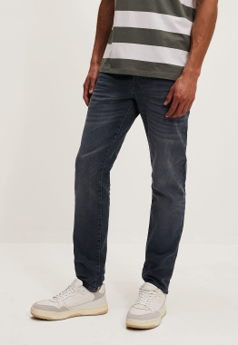 Porter Slim Tapered Jeans