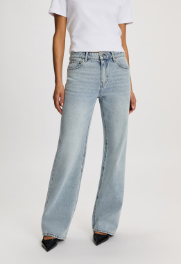Jada Straight Jeans