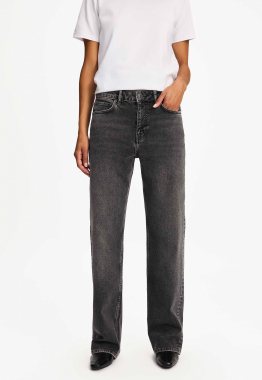 Jada Straight Jeans