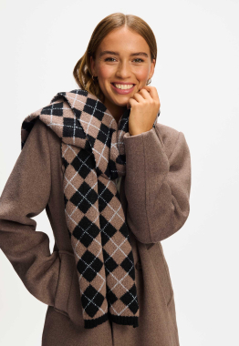 Amina Sjaal 
