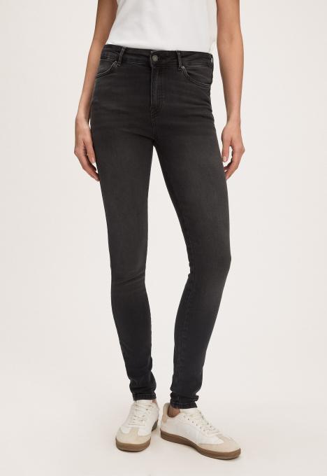 Celsi Super Skinny Jeans