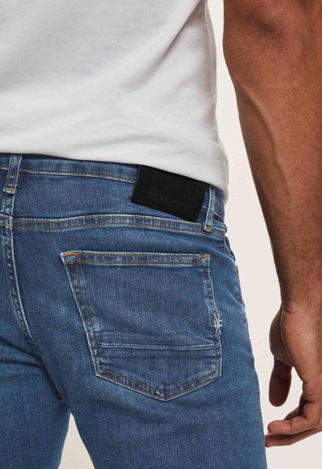 Porter Slim Tapered Jeans