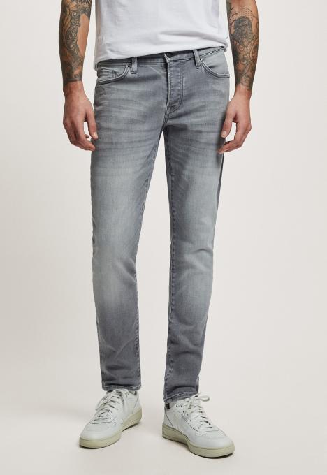 Porter Slim Tapered Jeans